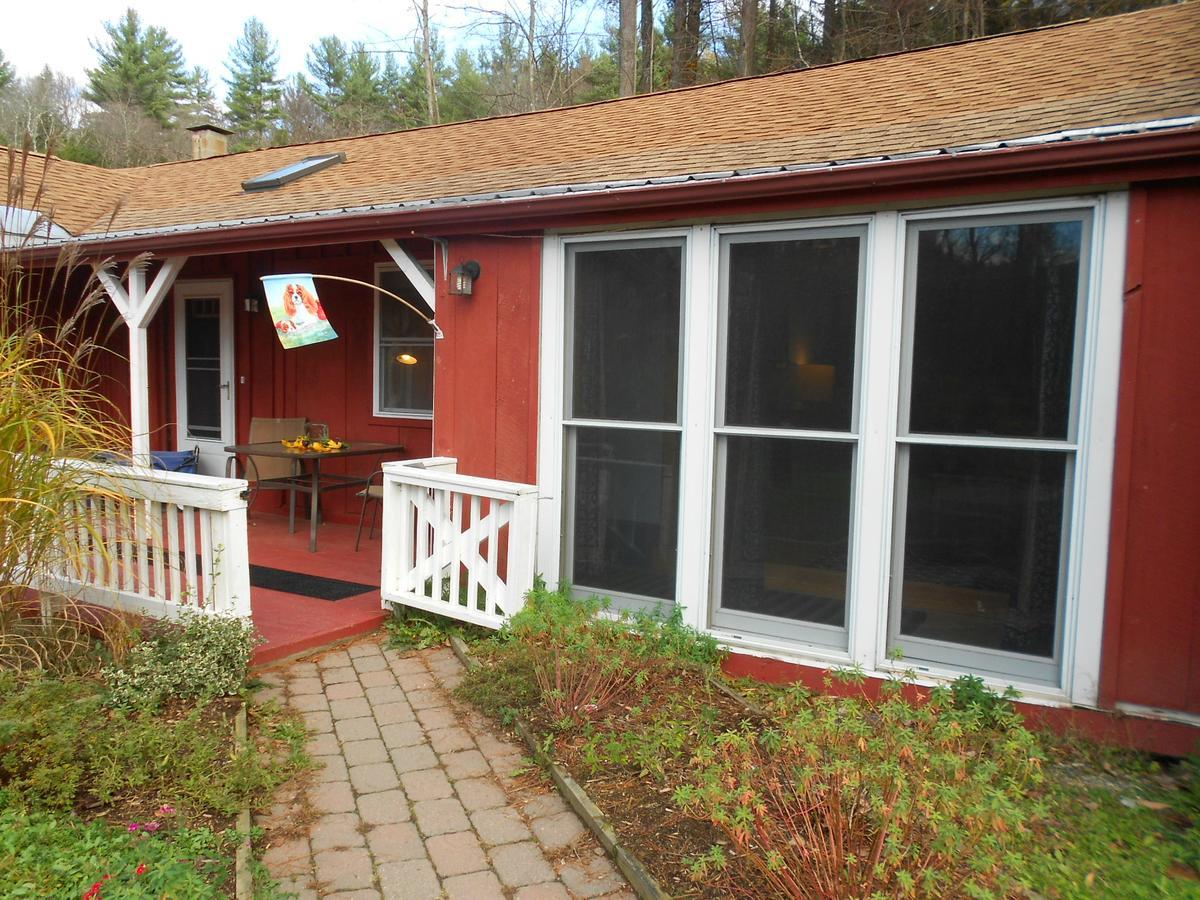 Cavalier Cottage B&B Shelburne Falls Exterior photo