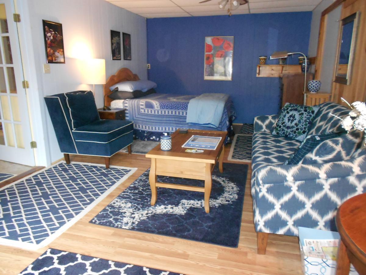 Cavalier Cottage B&B Shelburne Falls Exterior photo