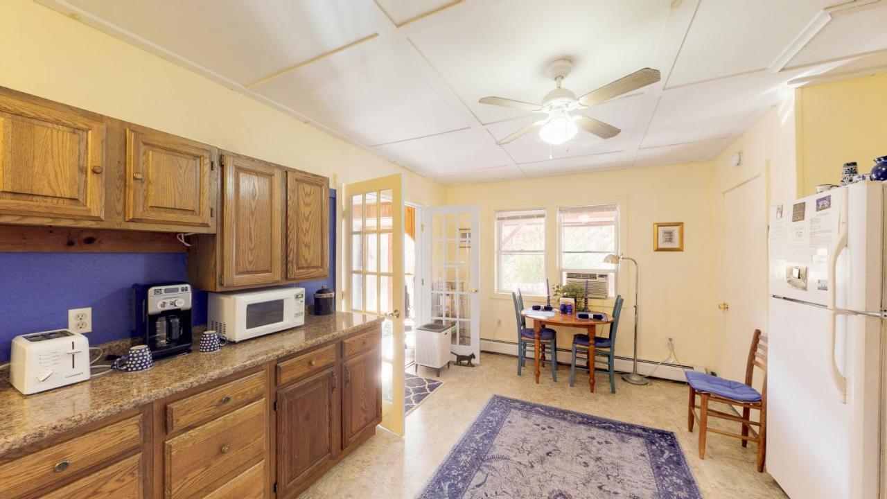 Cavalier Cottage B&B Shelburne Falls Exterior photo