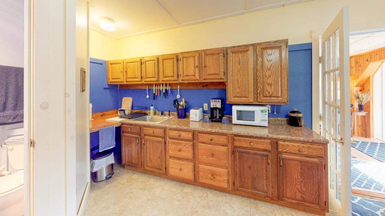 Cavalier Cottage B&B Shelburne Falls Exterior photo