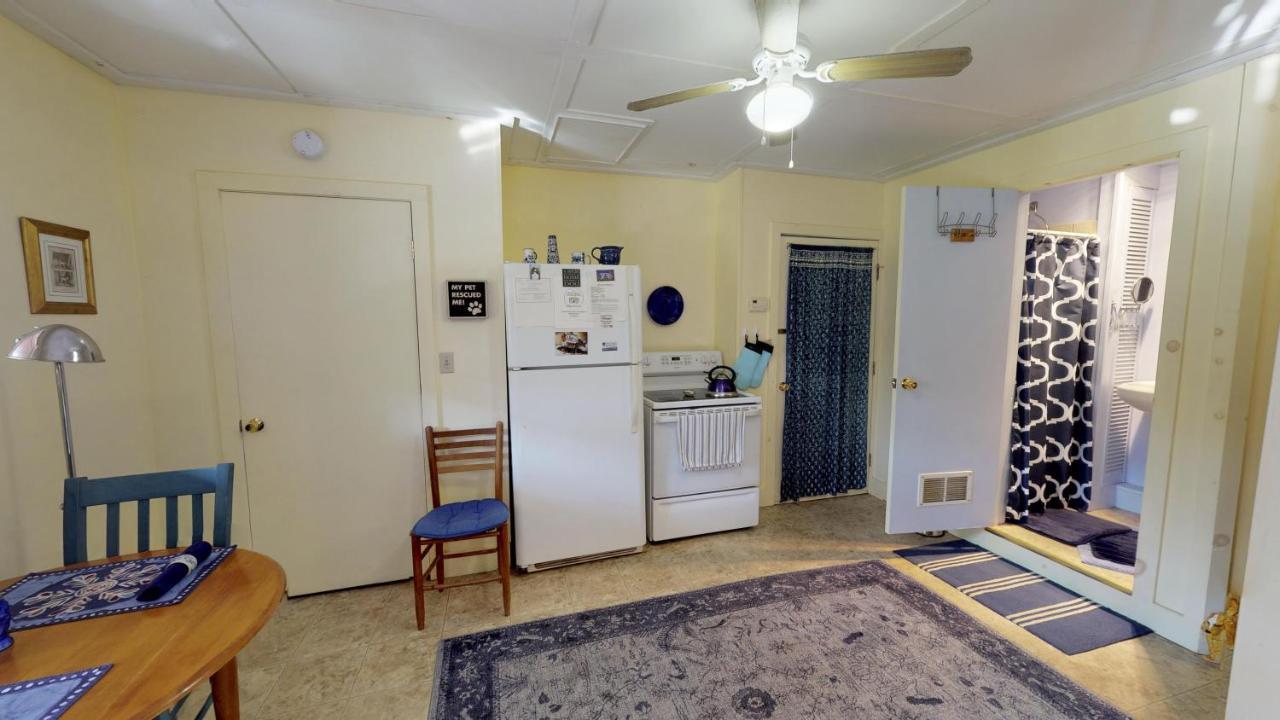 Cavalier Cottage B&B Shelburne Falls Exterior photo